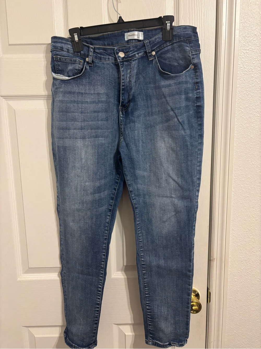 BAMBOO Women's Skinny Jeans in Medium Blue